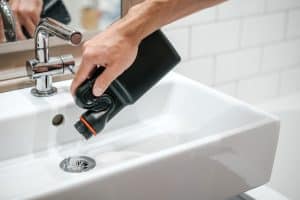 Removal of blockage in the sink